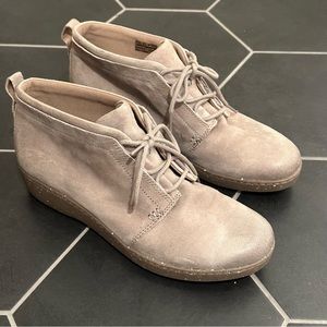 Dansko Ellen Taupe Tan Chukka Booties Size EUR 41 or US Women’s 11